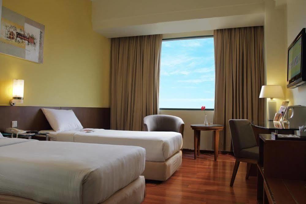 Ibis Malioboro Hotel Yogyakarta Ngoại thất bức ảnh