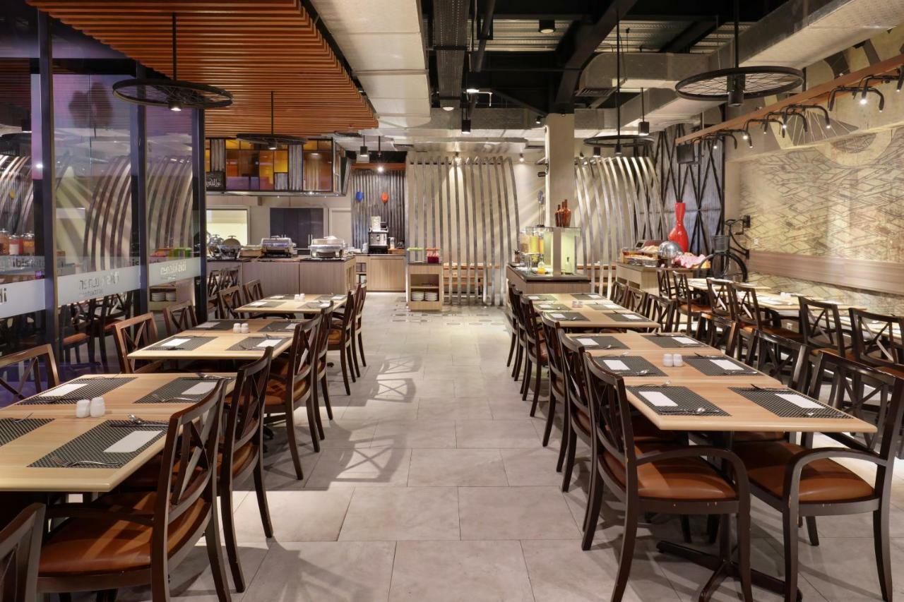 Ibis Malioboro Hotel Yogyakarta Ngoại thất bức ảnh