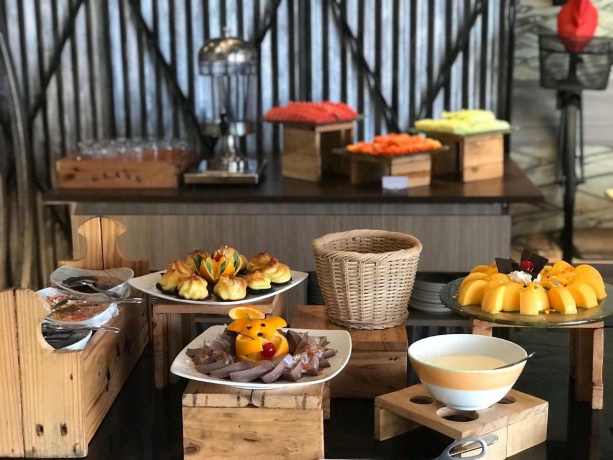 Ibis Malioboro Hotel Yogyakarta Ngoại thất bức ảnh